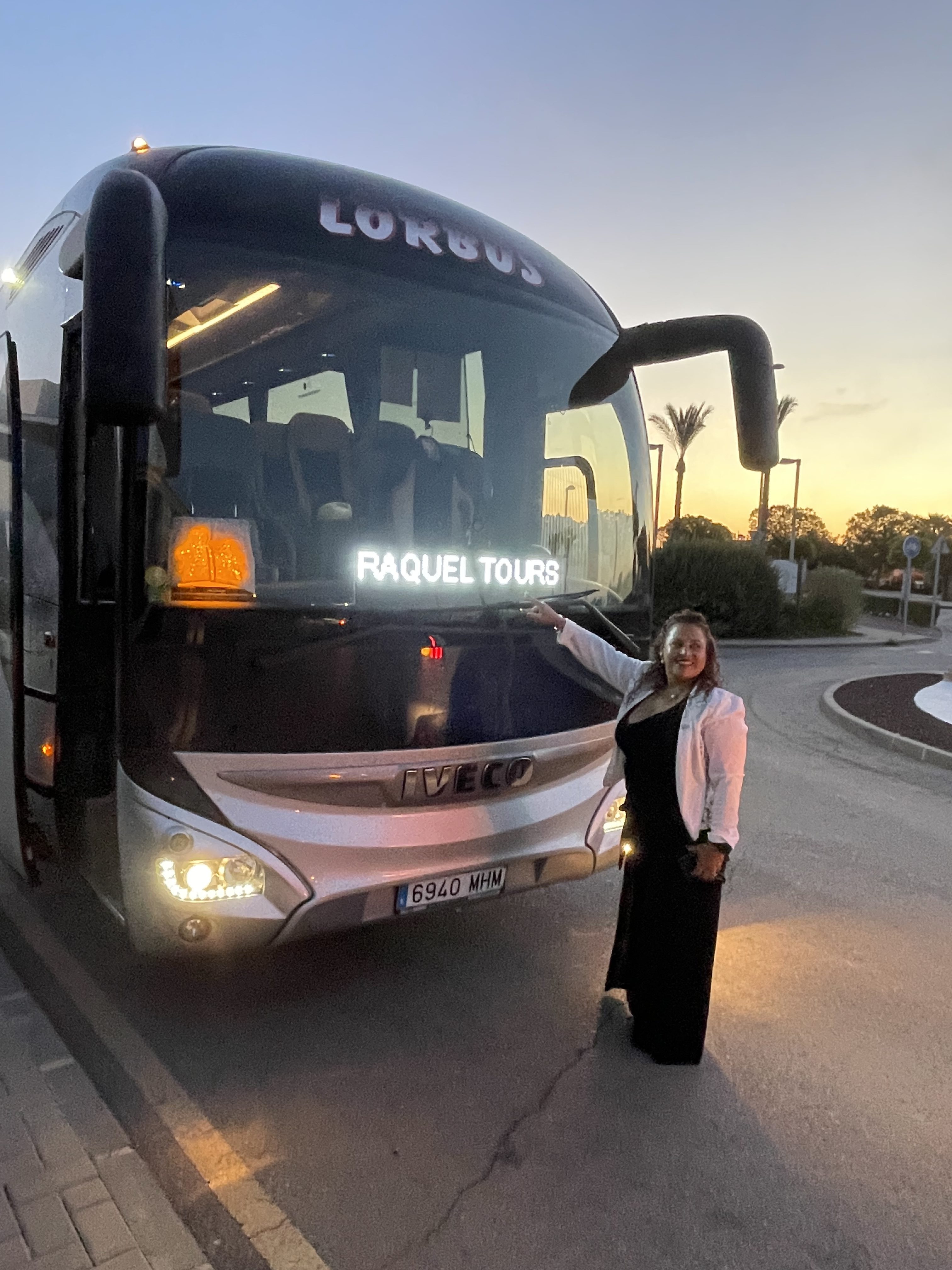 Raquel Tours bus